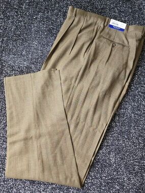 Austin Reed Men's Plaid Dress Pants in Tan and Brown